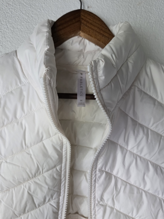 Fabletics Jackets & Blazers - NWT Fabletics White Quilted Puffer Vest Zip Front Size M
